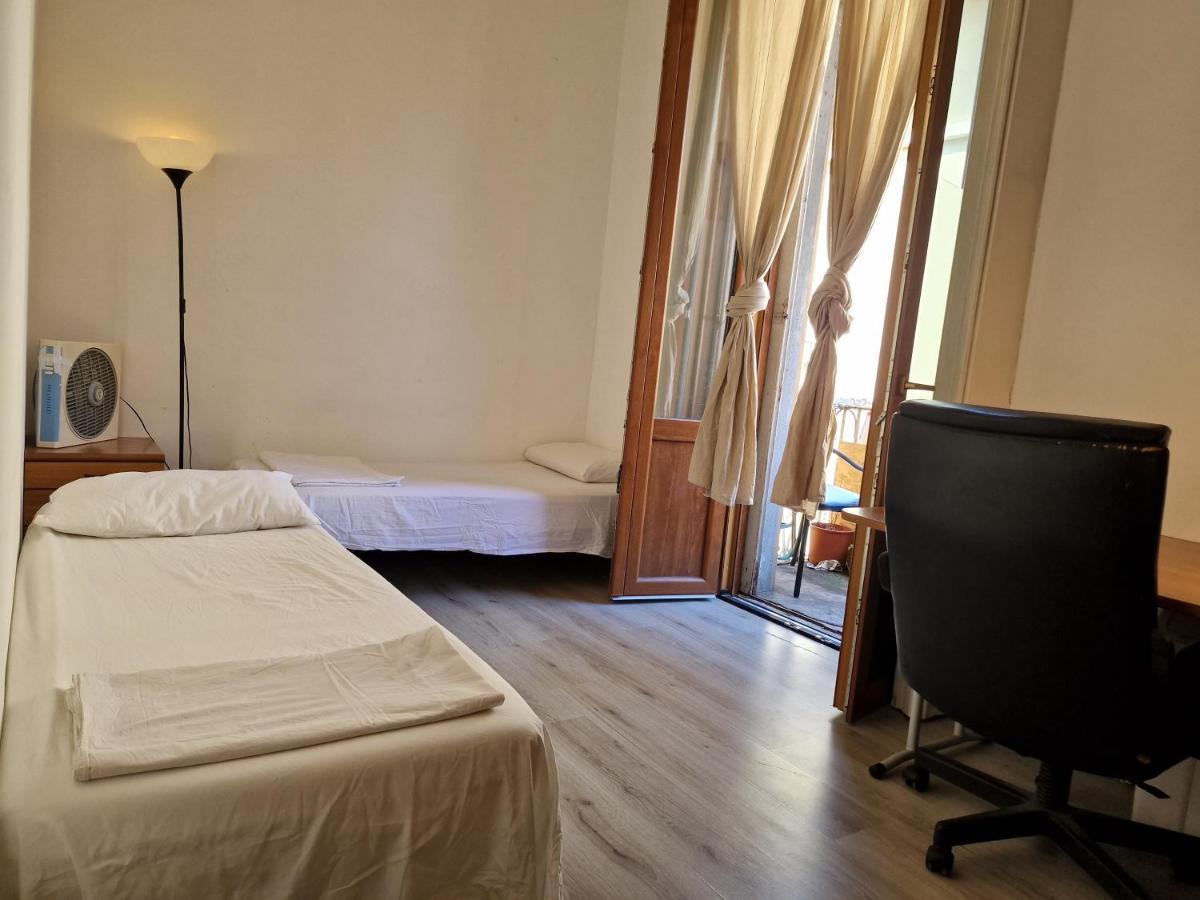 Private Room In A Quiet Apartment In The City Center 밀라노 외부 사진