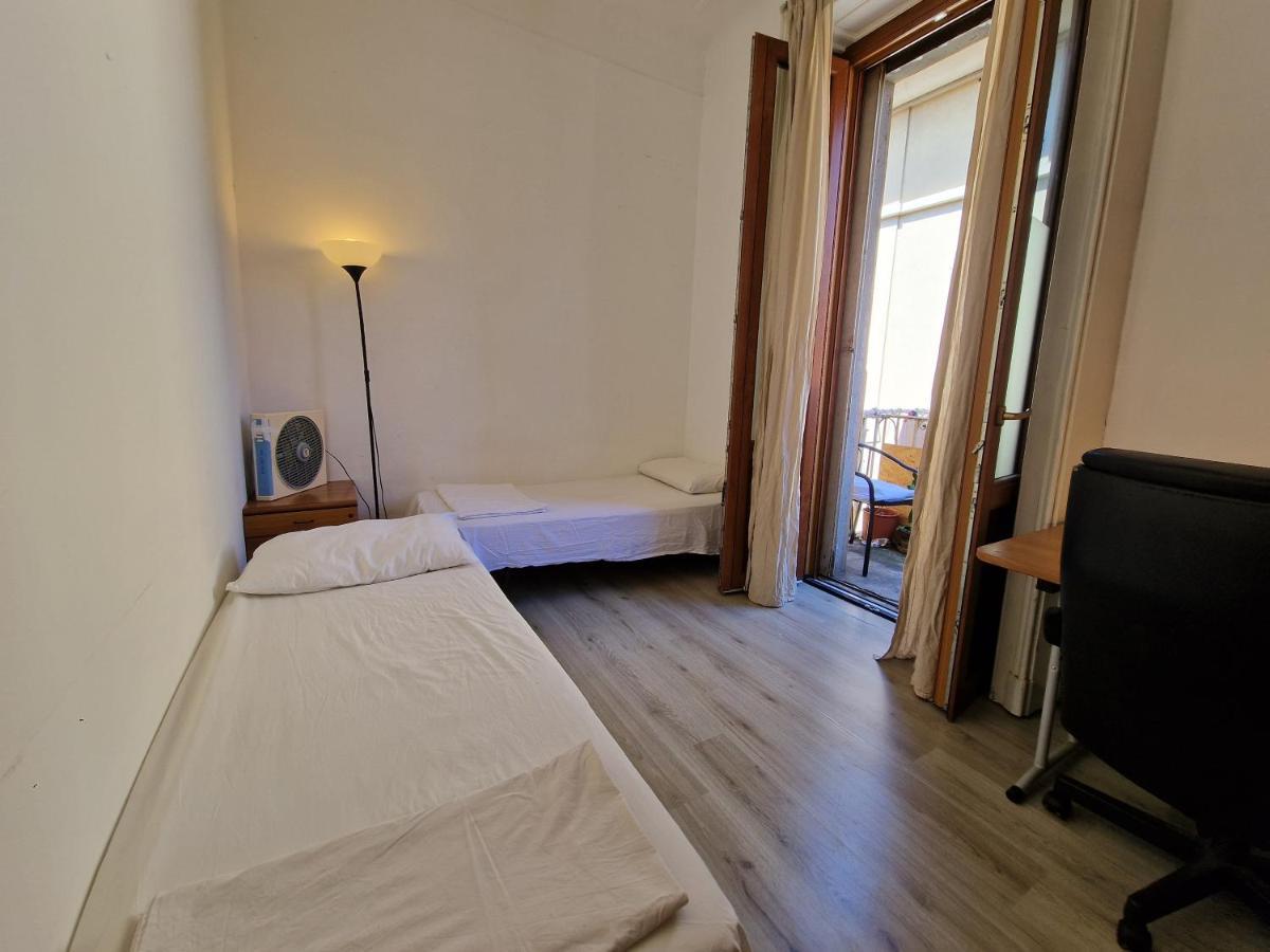 Private Room In A Quiet Apartment In The City Center 밀라노 외부 사진